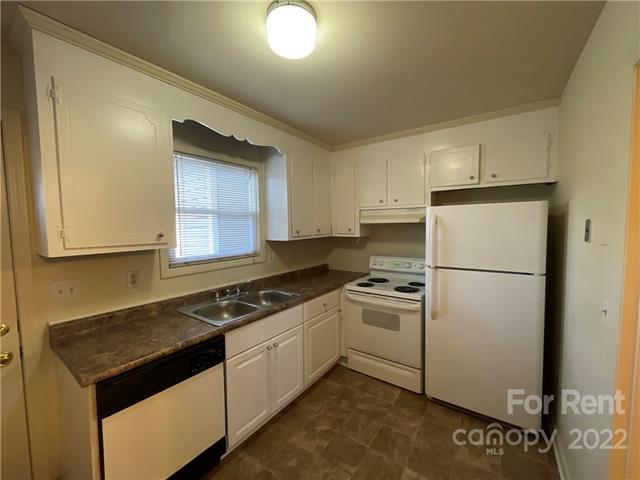 Foto del edificio - 1613 N Sharon Amity Rd