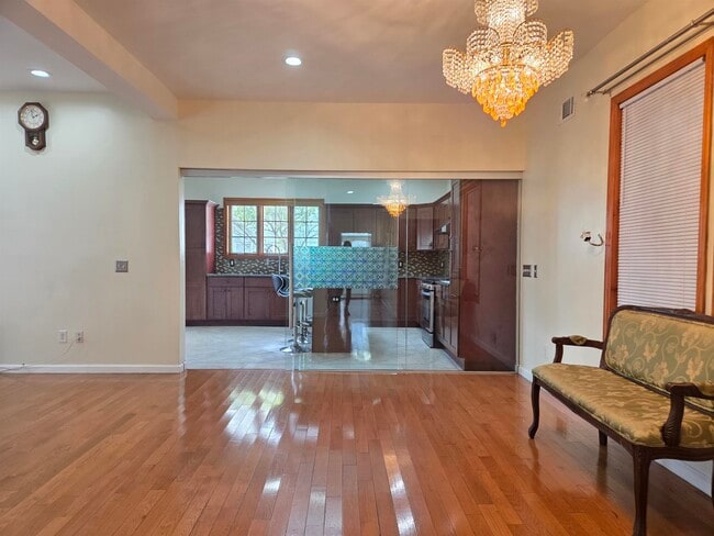 Building Photo - 561 AVENUE E