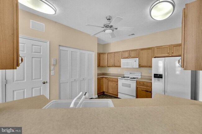 Foto del edificio - Piney Orchard - Ground Level entry - 2 bed...