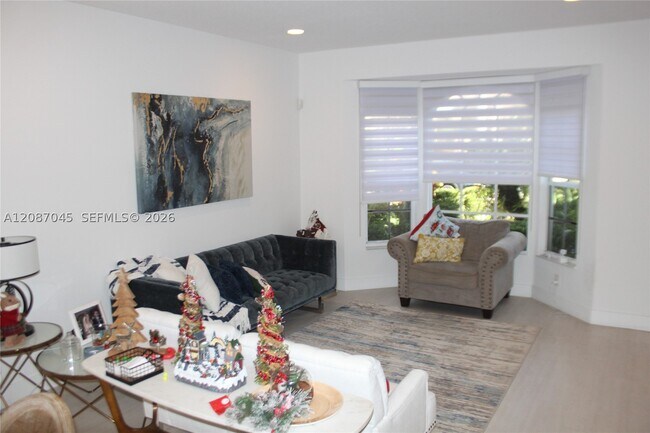 Foto del edificio - 2568 Jardin Dr