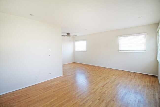Foto del edificio - 1426 Manhattan Beach Blvd