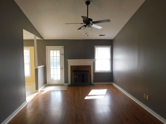 Building Photo - Family home