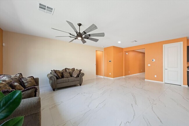 Foto del edificio - Upgragded 4-Bedroom Home with Casita in Ga...