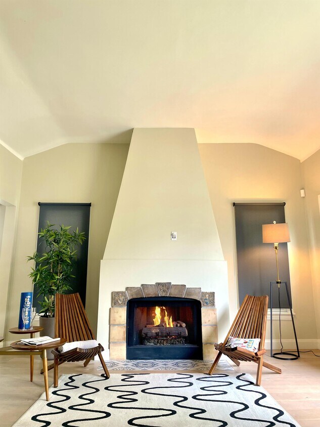 Foto principal - 421 S Wetherly Dr