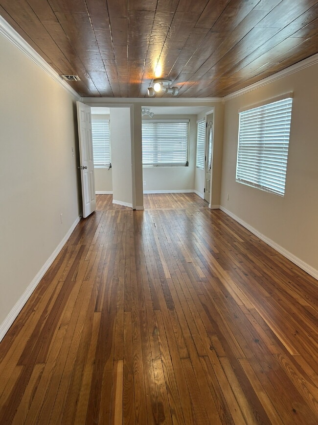 Foto del edificio - Fall in love with this beautifully maintained 3BR/2BA home!