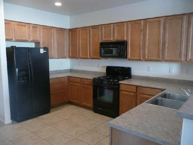 Foto del edificio - Charming 5 Bed 3 Bath Home in good communi...