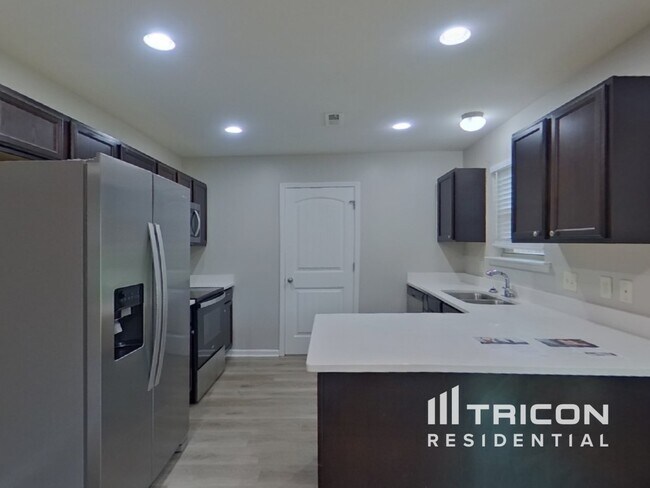 Building Photo - 205 Terilyn Ct