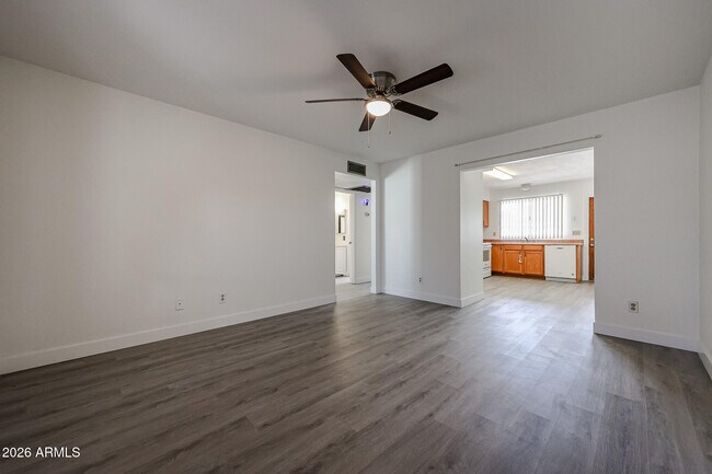 Foto del edificio - 2260 W Fremont Dr