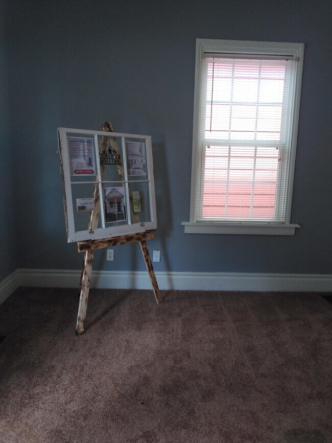 Building Photo - 16 Walker St