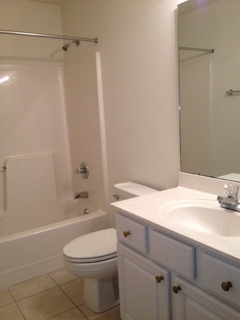 Foto del edificio - 1016 Hickory Dr