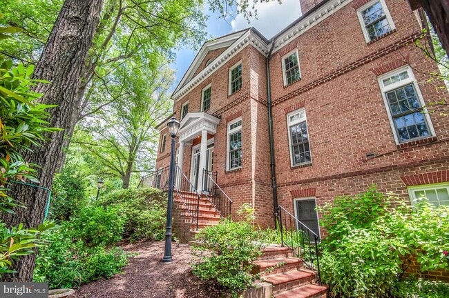Building Photo - 2053 Mayfair McLean Ct