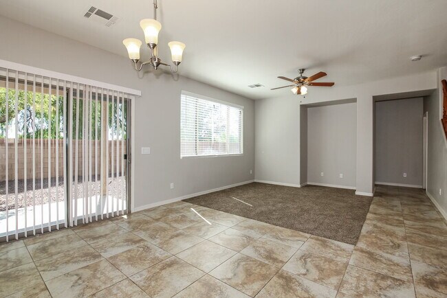 Foto del edificio - 14643 N 174th Ave