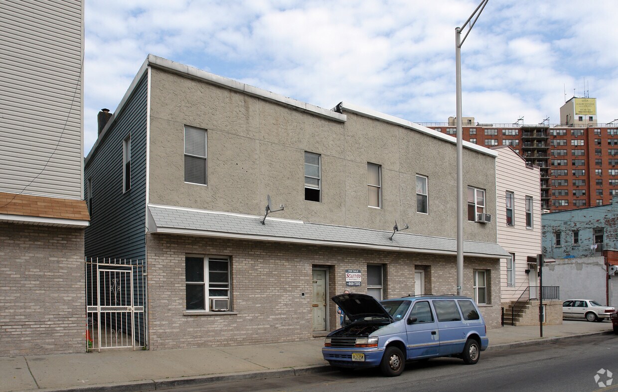 510514 Paterson Plank Rd, Union City, NJ 07087 Apartments in Union