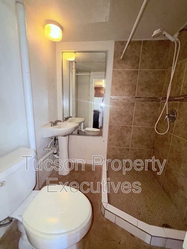 Foto del edificio - 132 E Jacinto St