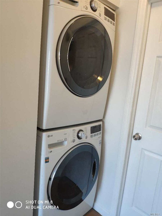 Foto del edificio - 144-48 Roosevelt Ave