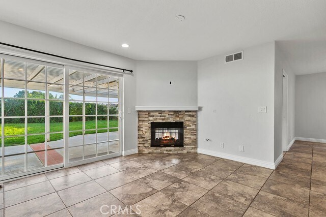 Foto del edificio - 24722 Via Carlos