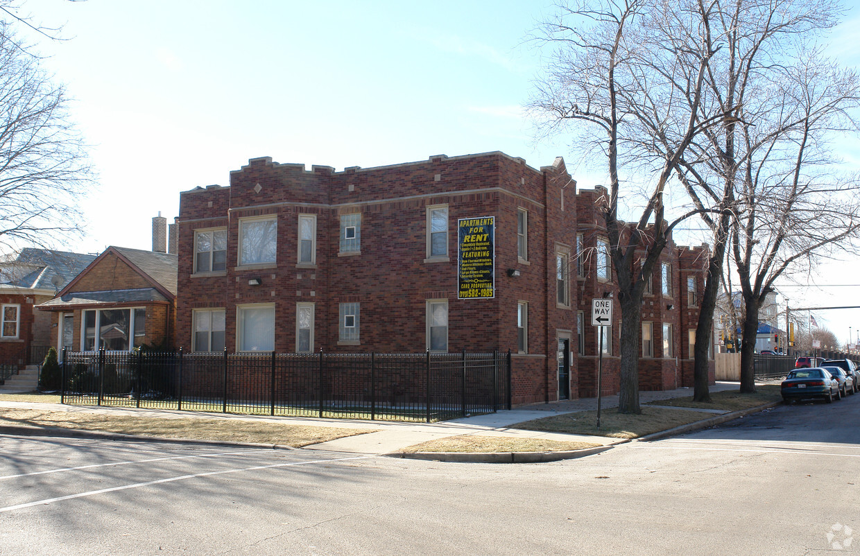 Building Photo - 4737-4743 W 65th St