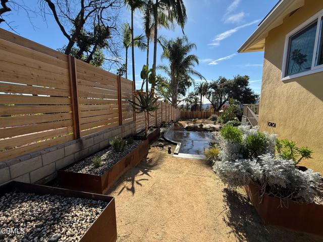 Building Photo - 300 W Loma Alta Dr