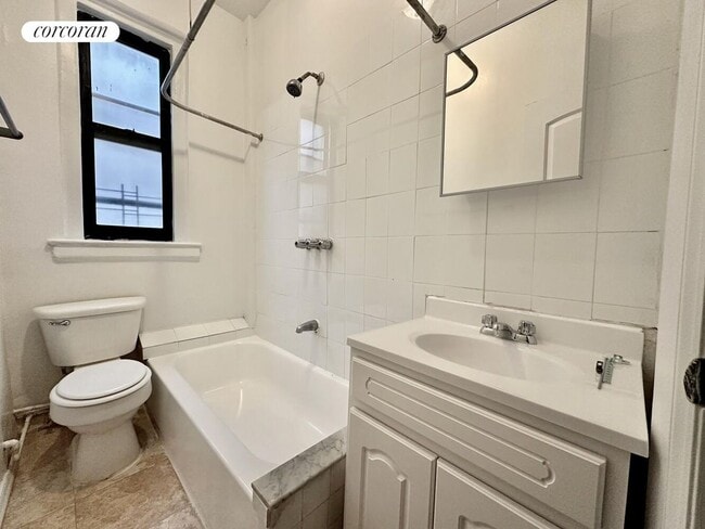 Building Photo - 137 Nagle Ave