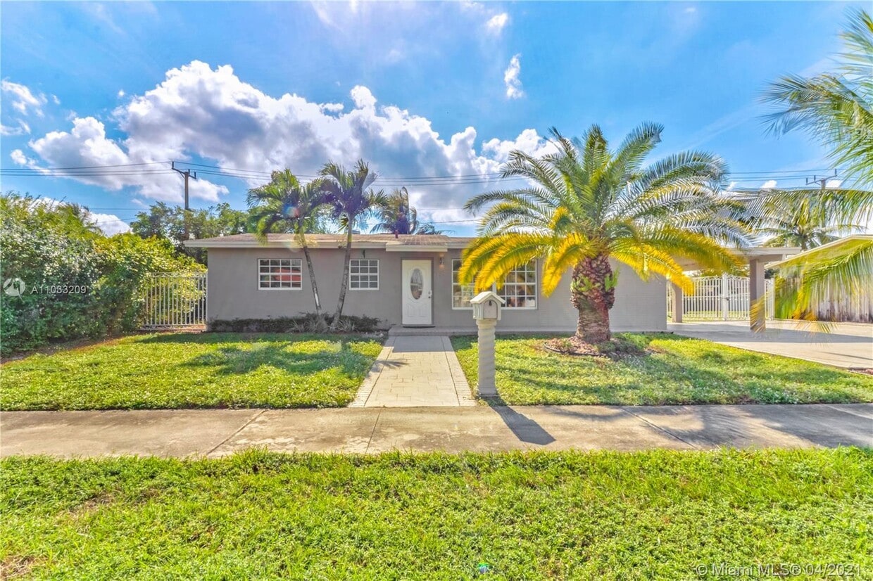 7838 NW 171st St, Hialeah, FL 33015 House Rental in Hialeah, FL