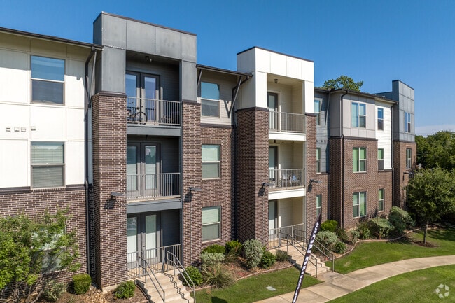 SEVEN TWELVE LOFTS - SEVEN TWELVE LOFTS