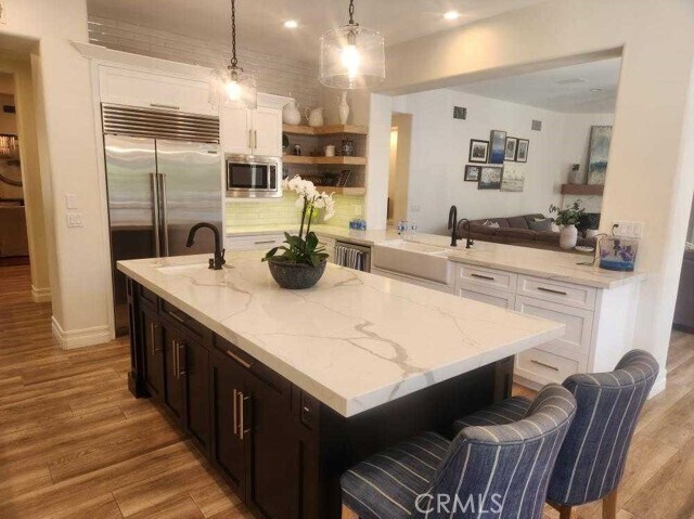 Foto del edificio - 2440 Bronzewood Dr