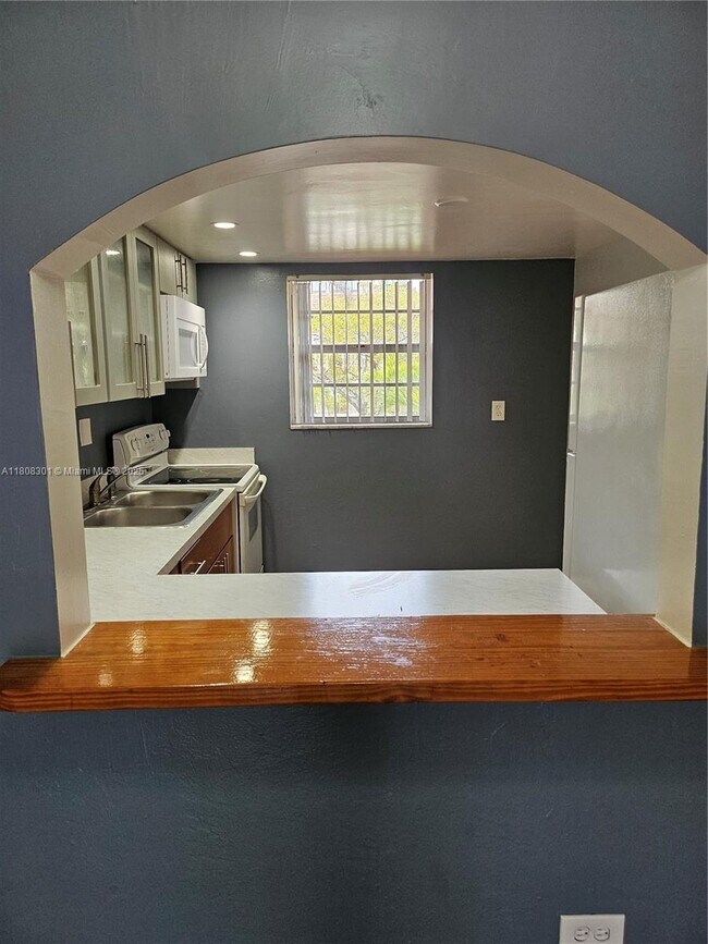 Foto del edificio - 8101 SW 73rd Ave
