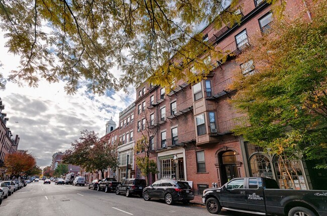 Foto del edificio - Nicely renovated 1 bed unit in the heart o...