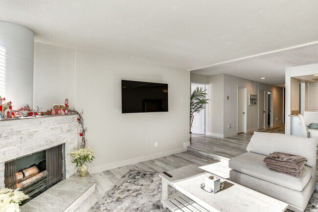 Foto del edificio - 4513 Cove Dr