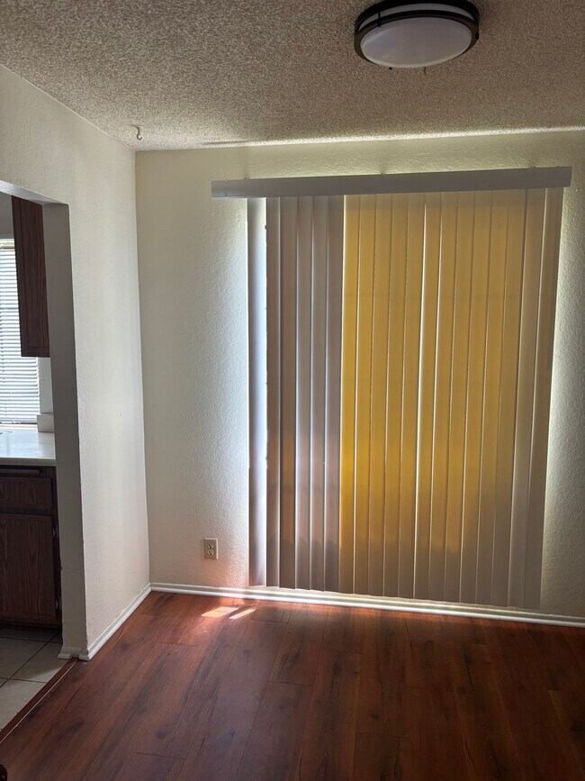 Foto del edificio - 2554 Olive Dr