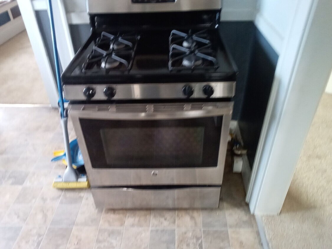 Foto del edificio - 10012 Edgepark Dr