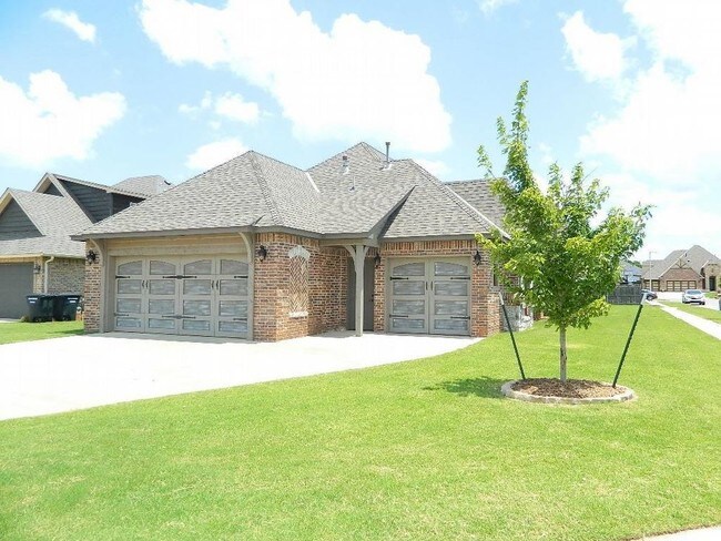 Building Photo - 1316 Sonoma Lakes Blvd Moore OK 73160