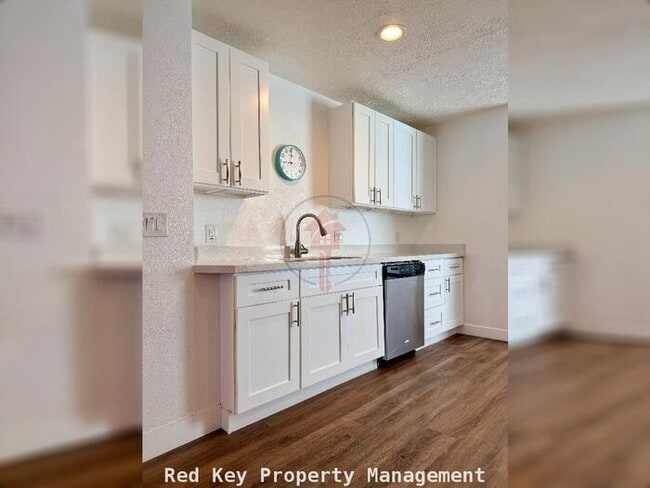 Building Photo - 3150 W Duplex