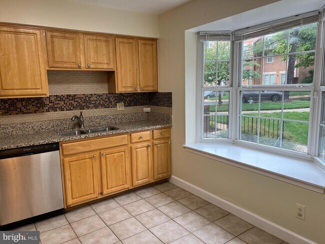 Building Photo - 3902 Chesterwood Dr