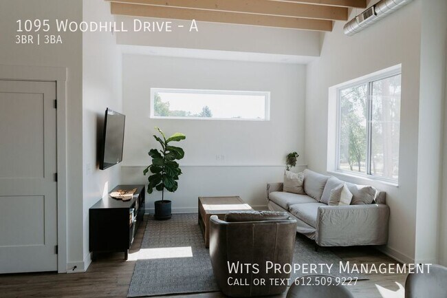 Foto del edificio - 1095 Woodhill Dr
