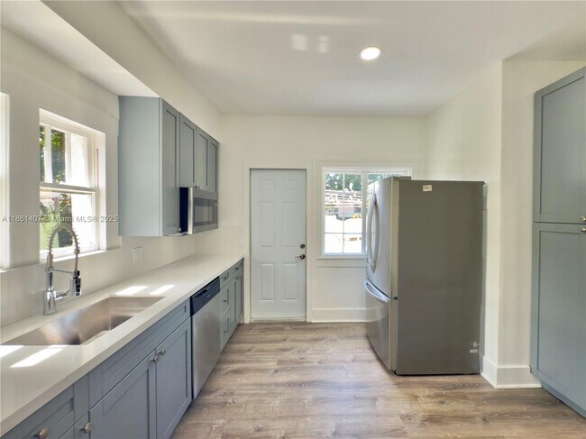 Building Photo - 651 NW 47th Terrace