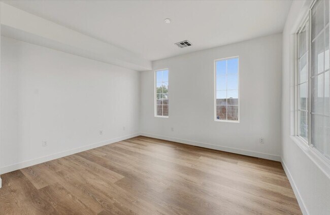 Foto del edificio - 8604 Splendid Leaf Ct
