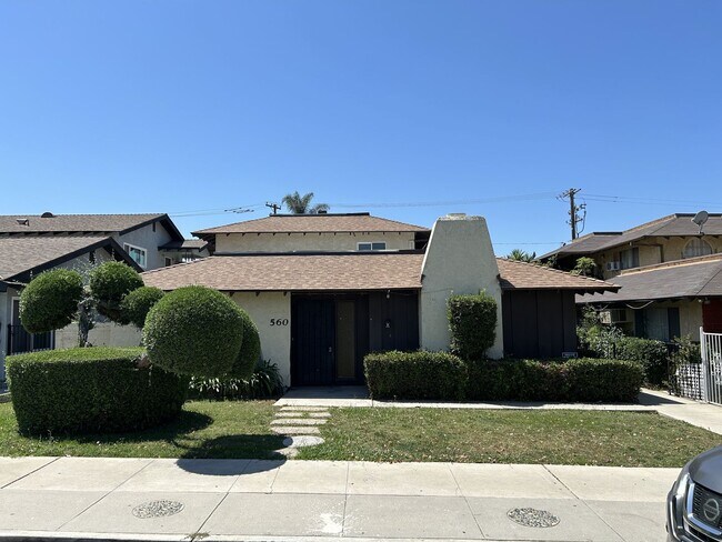 Building Photo - Completely Remodeled 3 Bed 2 Bath Apartment in La Habra