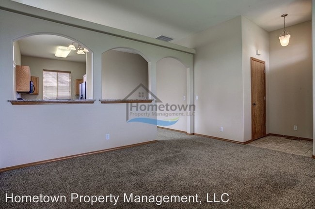 Building Photo - 3 br, 2 bath House - 2809 N Ivy Ln