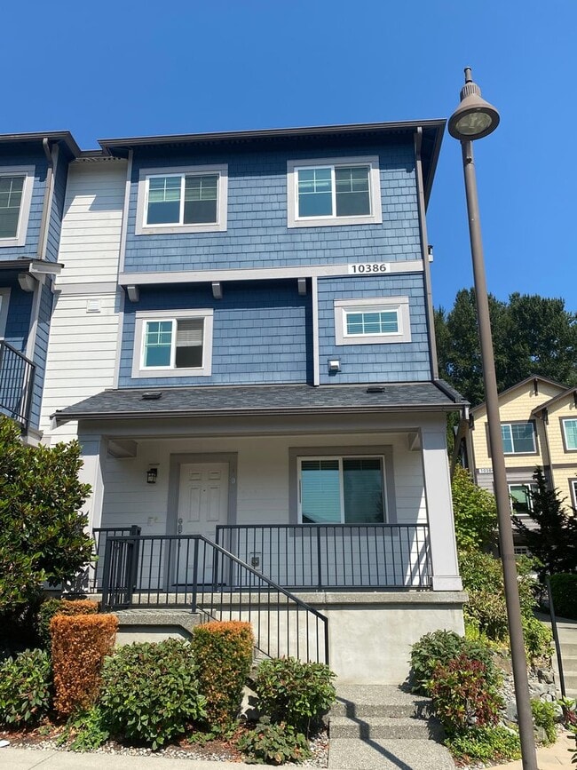 Foto del edificio - 4 Bed  2.5 Bath Redmond Townhome