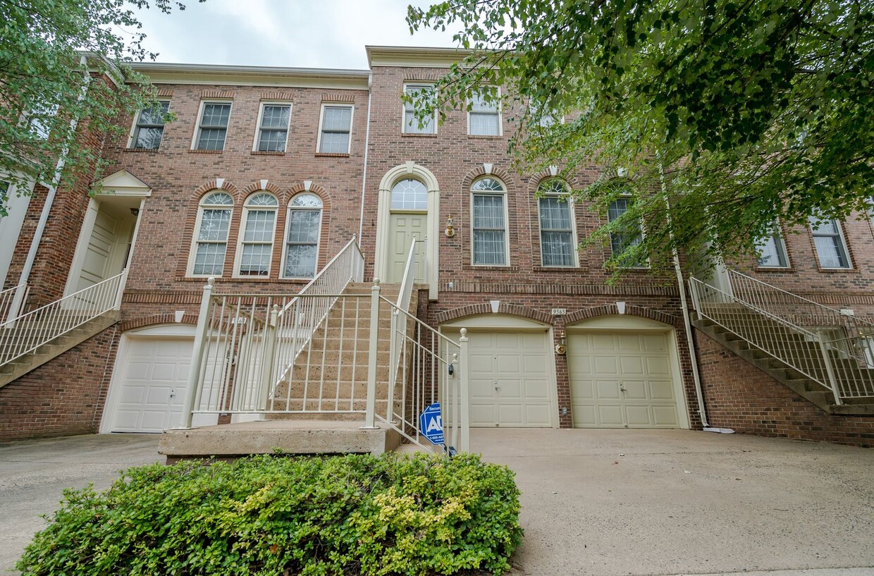 Primary Photo - Palatial 4 Level 3 Bedroom 4.5 Bathroom Br...