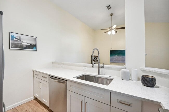 Building Photo - 1050 Crystal Way