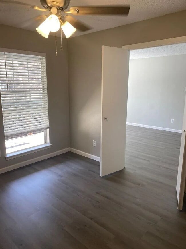Foto del edificio - Charming 1-Bedroom Condo in Gated North Da...