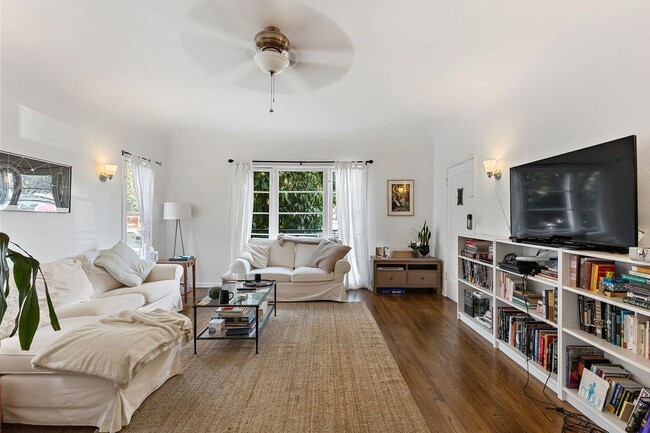 Building Photo - 1219 Gordon St