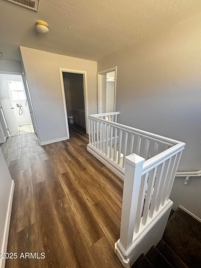 Building Photo - 618 E Mariposa Pl