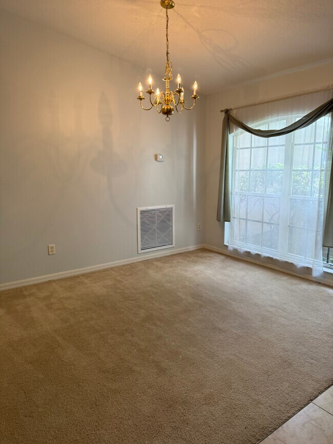 Foto del edificio - 781 NW Grenada St