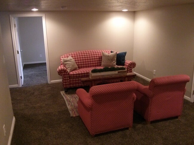 Family Room - 373 N 800 W