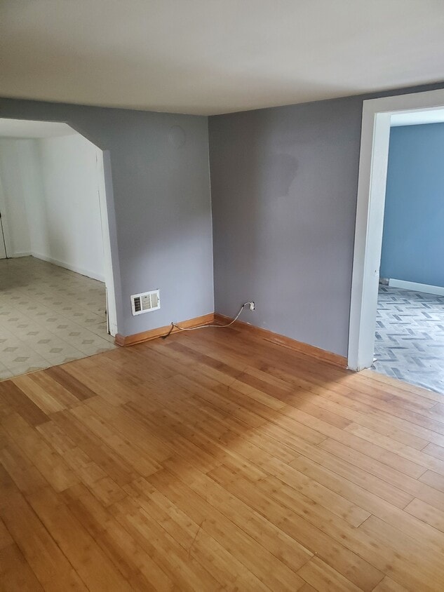 Living Room to Bedroom and Kitchen - 4408 S Kilpatrick Ave