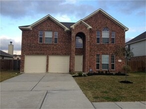 Building Photo - 3203 Quail Run Dr