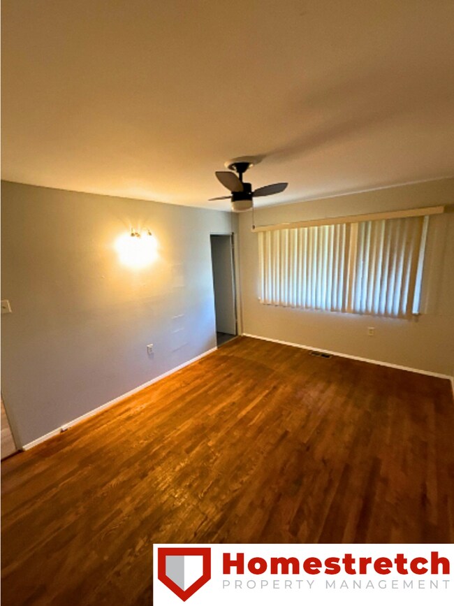 Building Photo - 2420 N Waterford Dr